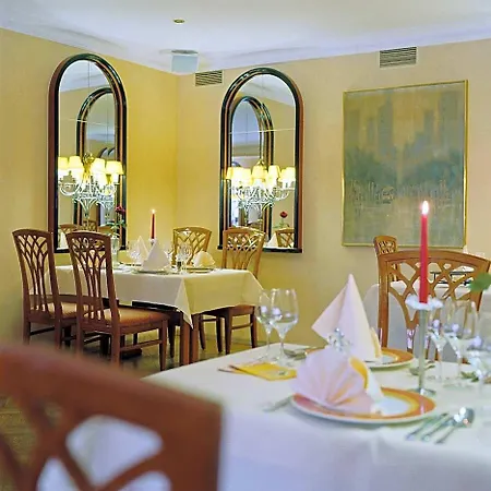 Straelener Hof 3*